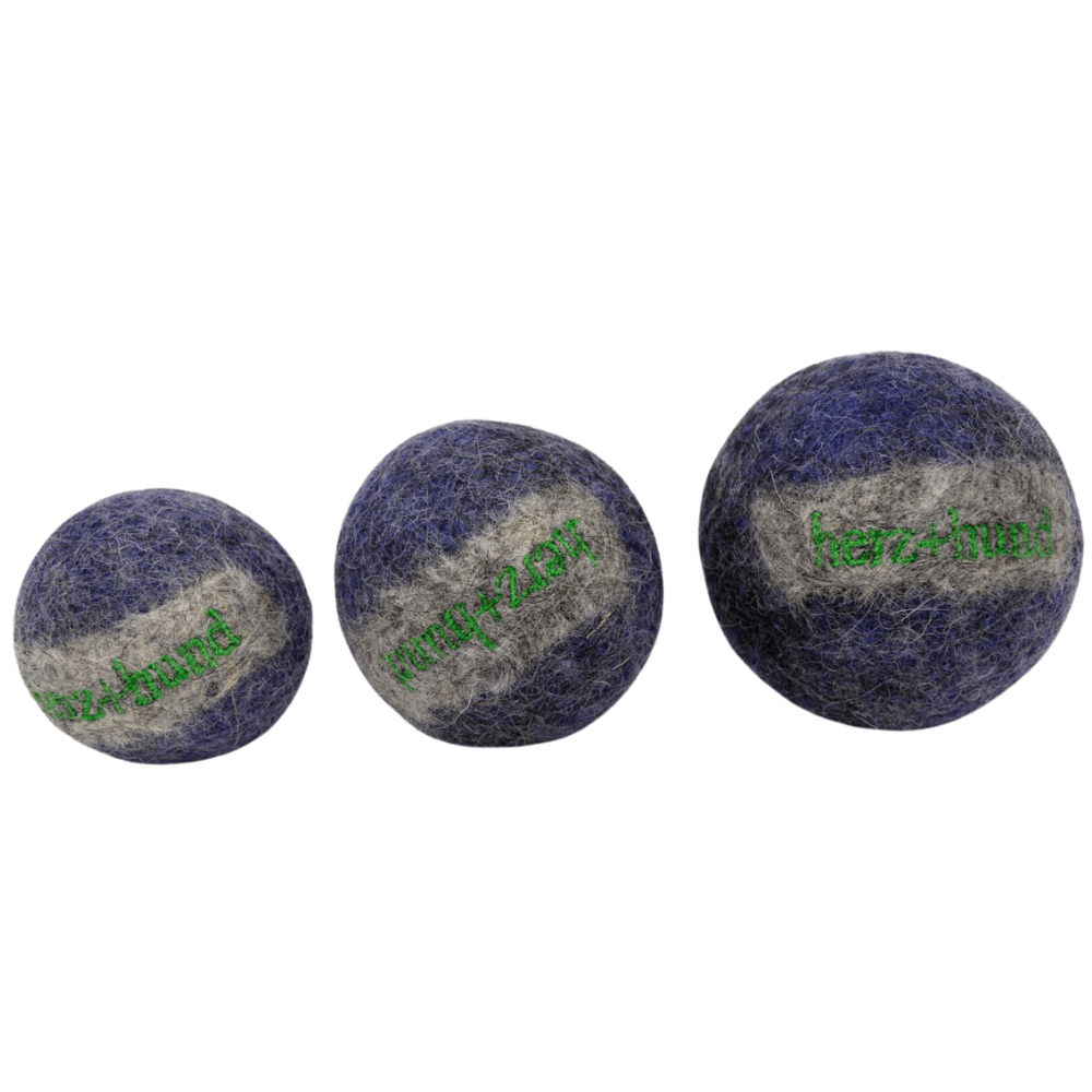 Hundeball blau aus Schafwolle Blauer Hundeball aus Schafwolle