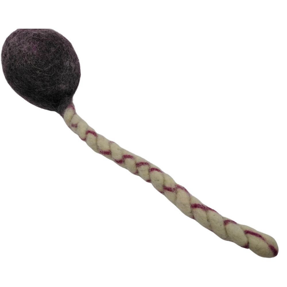 Hundespielzeug Schleuderball Robust lila aus Bio-Wollfilz mit dicker Wurfleine